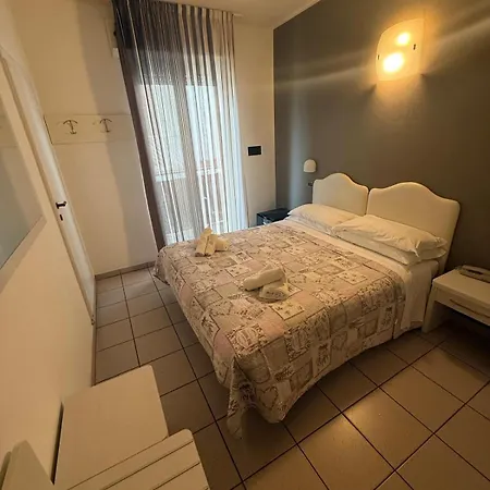 Hotel Berenice Rimini Exterior photo
